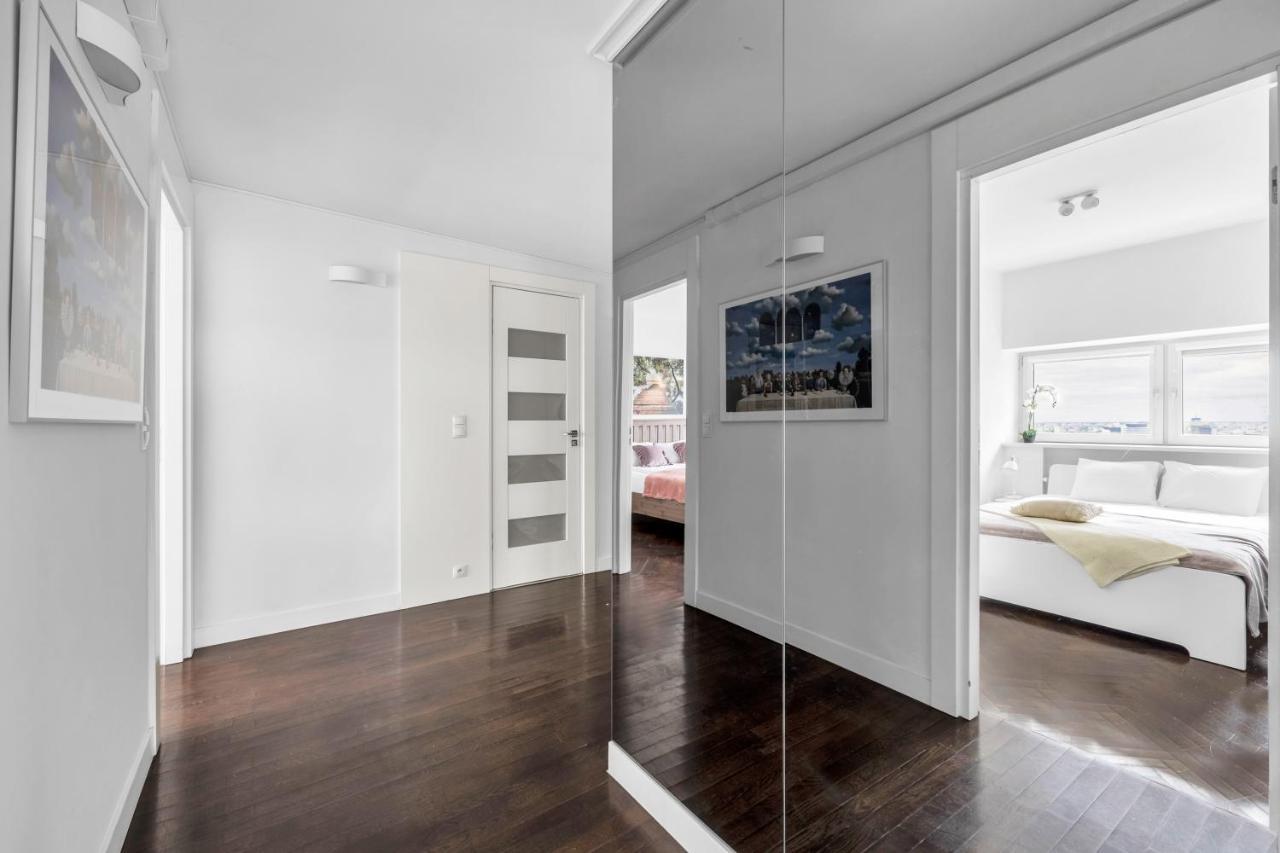 23Rd Floor 3Br Apt With Views Of Warszawa Exteriör bild