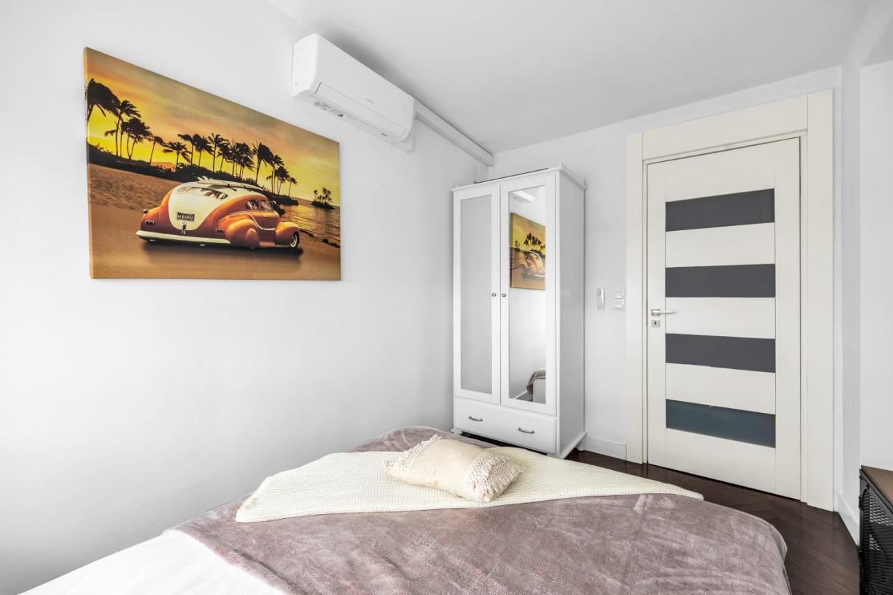 23Rd Floor 3Br Apt With Views Of Warszawa Exteriör bild